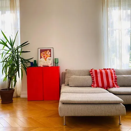 Stanislas Apartment, 8 People, Private Parking Apartman Colmar